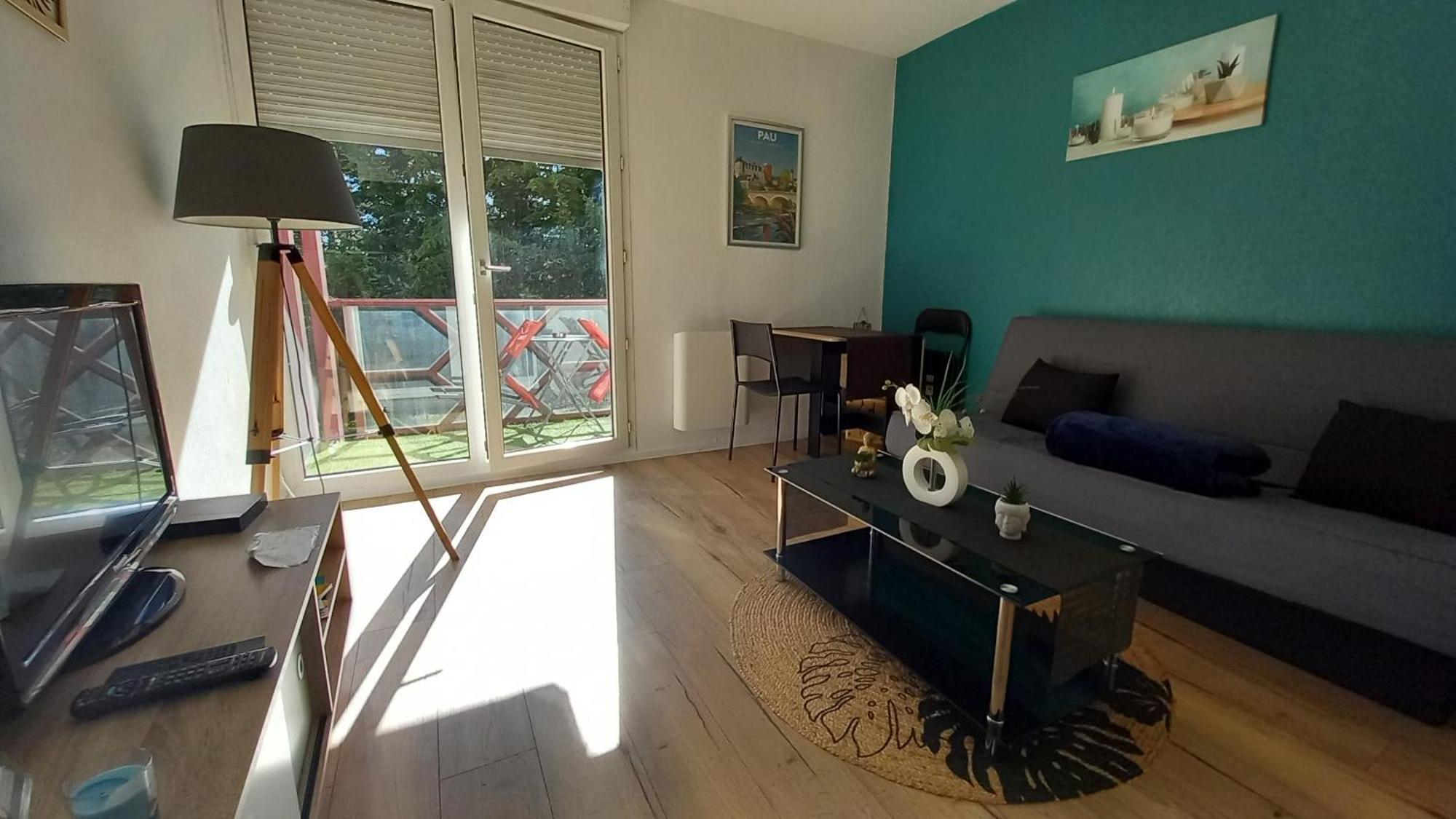 Le Petit Park-Studio-Terrasse- Piscine-Wifi Fibre Apartment Pau Luaran gambar