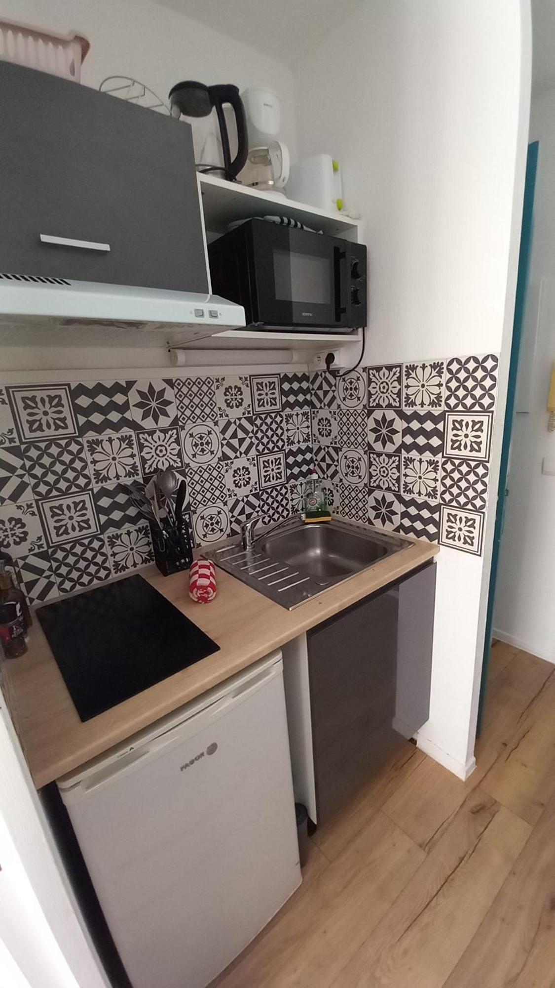 Le Petit Park-Studio-Terrasse- Piscine-Wifi Fibre Apartment Pau Luaran gambar